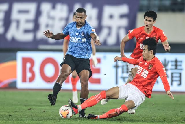 库兹马继续留守雄鹿 不进行买断交易